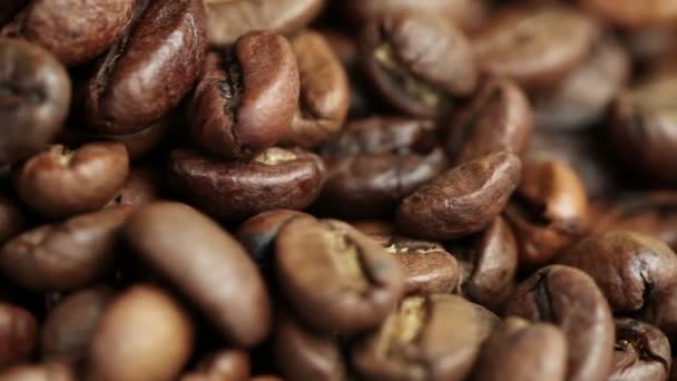 Rostade kaffebönor — Stockvideo