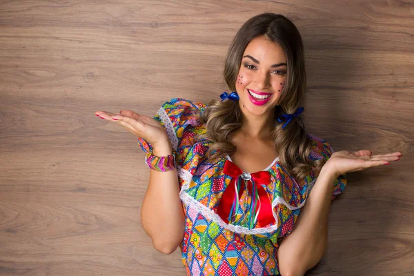 Menina para o festival de junho — Fotografia de Stock