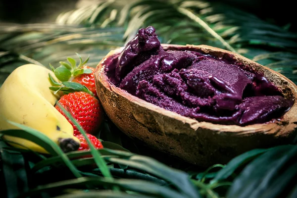 Die amazonische Acai-Frucht — Stockfoto