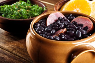 Tipik Brezilya çanak feijoada