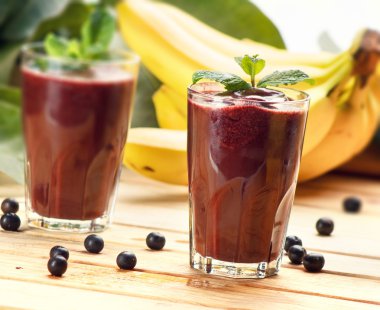 Acai suyu, süper meyve yüzlü