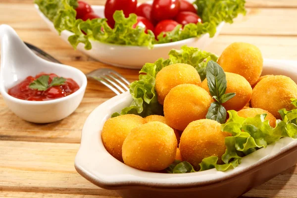 Bolinha de queijo comida tradicional no Brasil — Fotografia de Stock