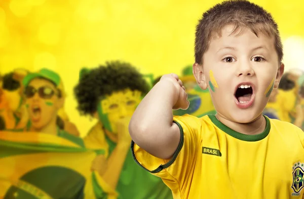 Genç çocuk Brezilyalı futbol fan — Stok fotoğraf