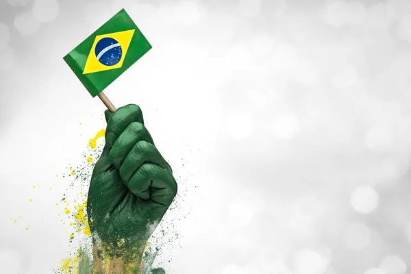 Brasileiro fã patriota com bandeira — Fotografia de Stock