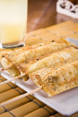 İsviçre krep plaka üzerinde