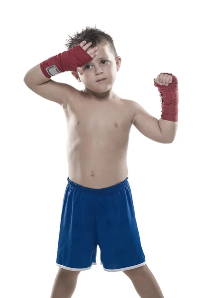 Criança boxeador em shorts e bandagens — Fotografia de Stock