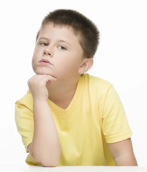 Niño triste en pose de pensamiento — Foto de Stock