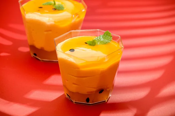 Passion fruit mousse — Stockfoto