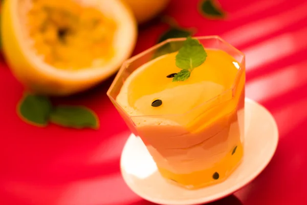 Passion fruit mousse — Stock Photo, Image