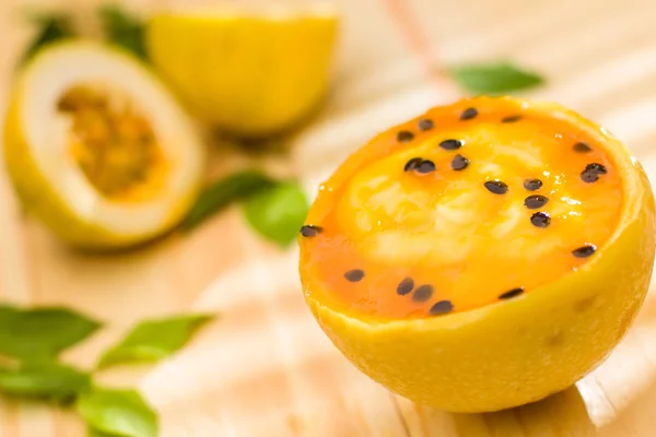 Passion fruit mousse — Stock Photo, Image