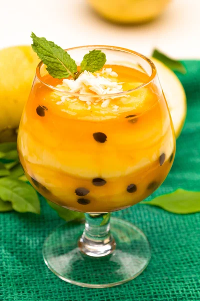 Passion fruit mousse with mint — Stock Photo, Image