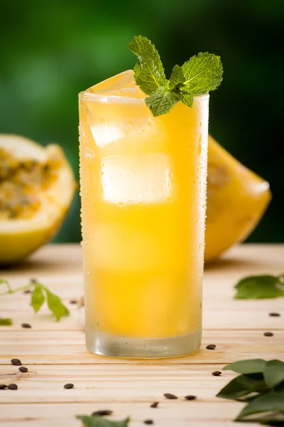 Passionsfrukt juice — Stockfoto