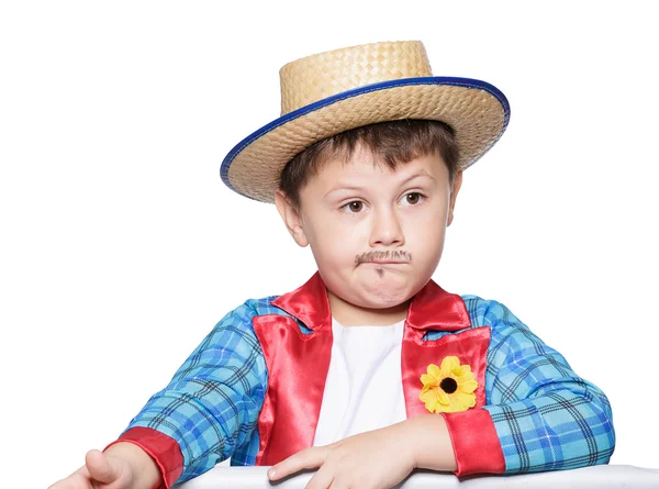 Ragazzo indossa cappello di paglia posa — Foto Stock