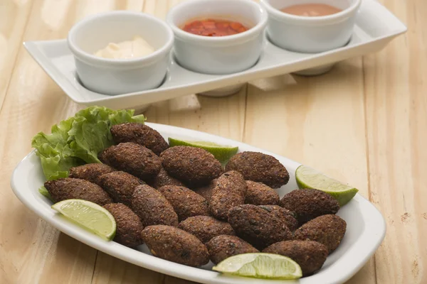 Carne picada e bolinho trigo frito lanche . — Fotografia de Stock