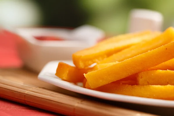 Batatas fritas polenta, prato brasileiro — Fotografia de Stock