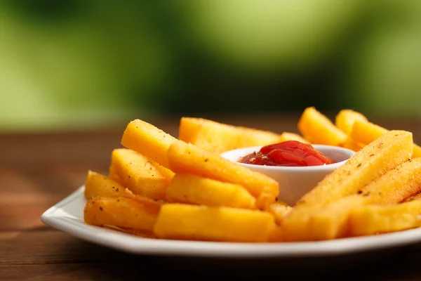 Polenta frietjes, Braziliaanse schotel — Stockfoto