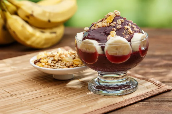 Tasty fruit dessert — Stock Photo, Image