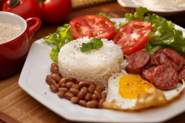 pirinç, fasulye ve yumurta