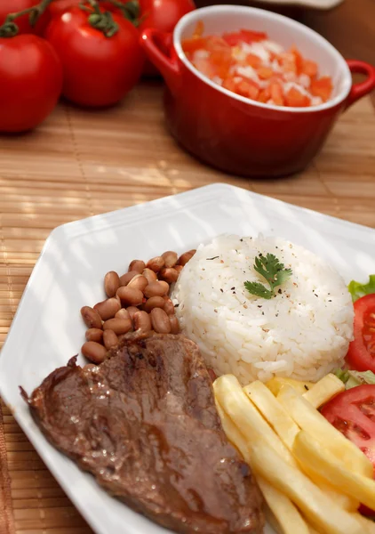 Carne, arroz y frijoles — Foto de Stock