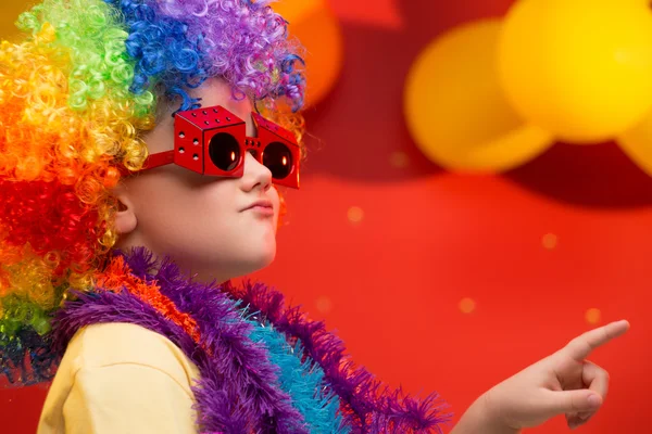 Дитина веселяться на карнавалі — стокове фото