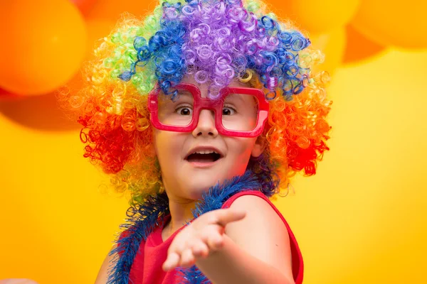 Barn har roligt på karneval — Stockfoto