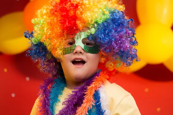 Bambino che si diverte al Carnevale — Foto Stock