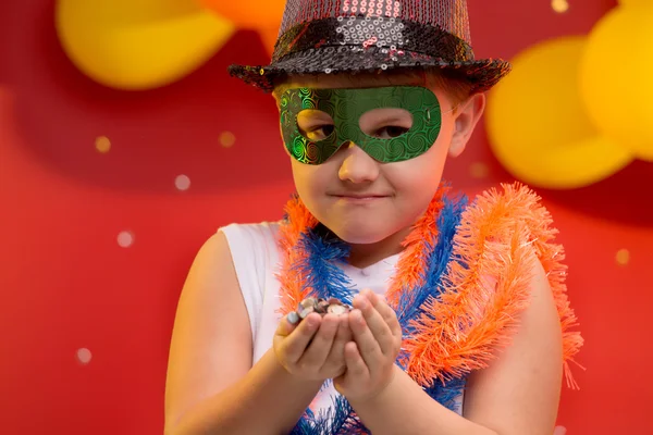 Bambino che si diverte al Carnevale — Foto Stock