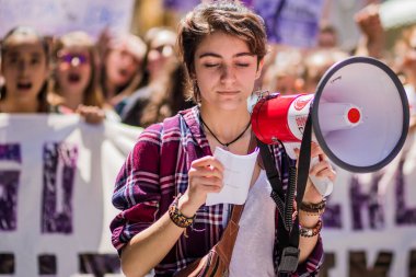Guadalajara, İspanya - 03 10 2018, feminist yürüyüş kadın haklarını kutluyor