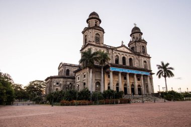 Nikaragua 'nın başkenti Managua Katedrali, Plaza Revucion' da yer alan bir ahistorik binadır. 