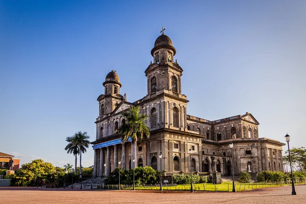 Nikaragua 'nın başkenti Managua Katedrali, Plaza Revucion' da yer alan bir ahistorik binadır. 