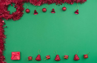 Noel arkaplan dekorasyonu üst manzara. Aralık ayı xmas sezon çerçevesi