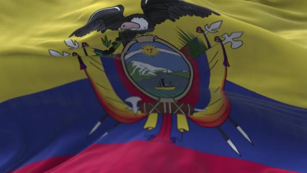4k Ecuador Nationale vlag rimpels lus naadloze wind in blauwe lucht achtergrond. — Stockvideo