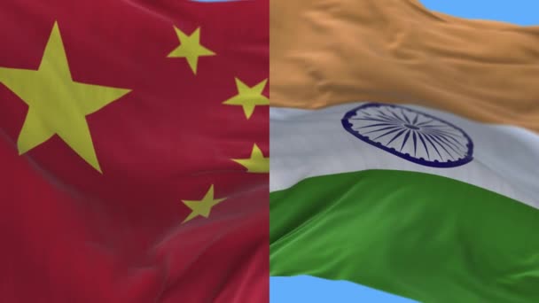 4k China y la India bandera nacional sin costuras bucle fondo, viento soplar arrugas. — Vídeo de stock