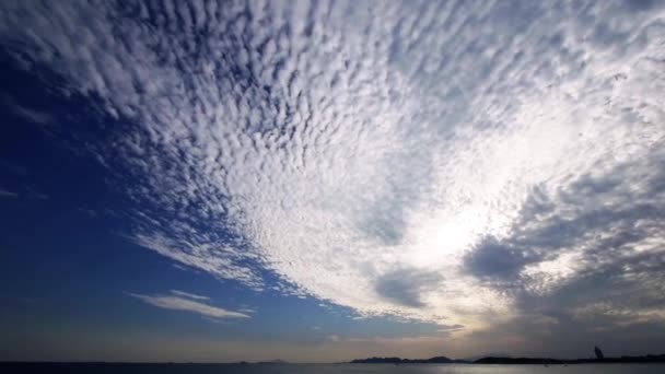Timelapse σύννεφα, θάλασσα ορίζοντα. — Αρχείο Βίντεο