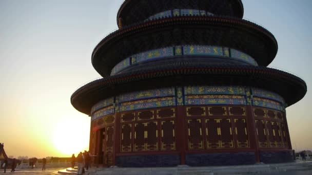 Temple du Ciel à Pékin. Architecture royale ancienne de la Chine au coucher du soleil brillant — Video