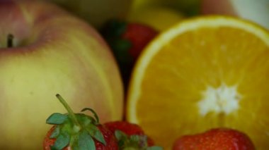 Lezzetli meyve tabağının dönüşü.