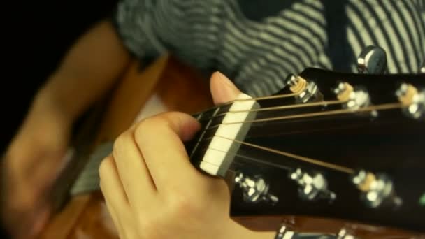 People playing guitar,strum. — Vídeos de Stock