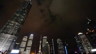 Gece şehir gökdeleni, Şangay Pudong iş merkezi simgesi.