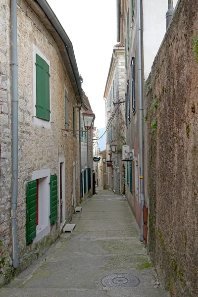 Calle Herceg-Novi Casco antiguo —  Fotos de Stock