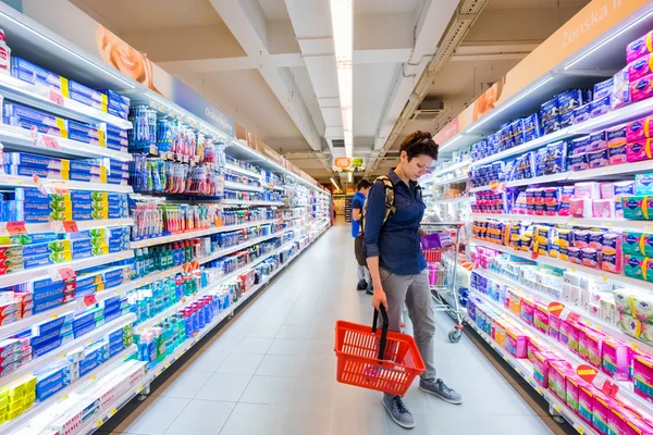 Wnętrze nowoczesne supermarket pomysł — Zdjęcie stockowe