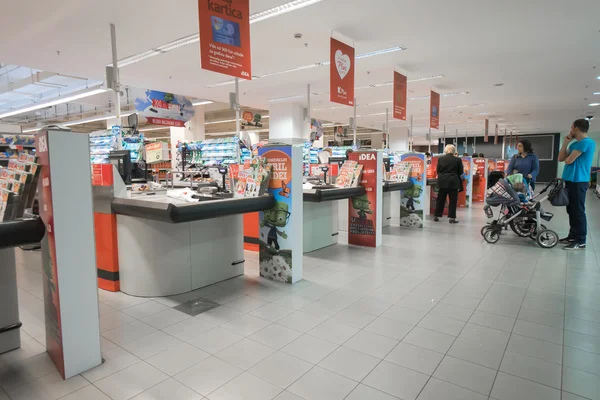 Interior dari IDEA supermarket modern — Stok Foto