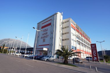 Voli hipermarket Binası   