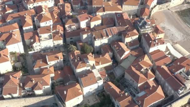 Летающий Над Старым Городом Будва Древним Балканским Приморским Городом Каменной — стоковое видео