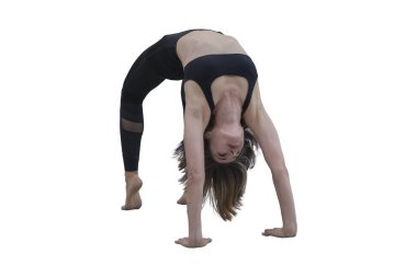 Genç, zayıf, güzel bir kadın yoga yapıyor, egzersiz yapıyor, yoga yapıyor, beyaz arka planda izole edilmiş.