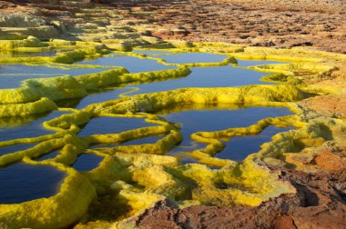 Dallol, Etiyopya 'nın kuzeydoğusunda, Eritre sınırı yakınlarındaki Danakil Havzası' nda aktif bir volkandır. Volkan, Io 'nun yüzeyini andıran Dünya dışı özel manzaralarıyla tanınır. Jüpiter Afrika uydusu.