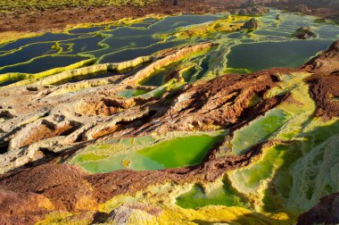 Dallol, Etiyopya 'nın kuzeydoğusunda, Eritre sınırı yakınlarındaki Danakil Havzası' nda aktif bir volkandır. Volkan, Io 'nun yüzeyini andıran Dünya dışı özel manzaralarıyla tanınır. Jüpiter Afrika uydusu.