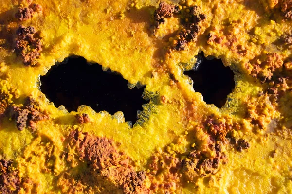 Dallol, Etiyopya 'nın kuzeydoğusunda, Eritre sınırı yakınlarındaki Danakil Havzası' nda aktif bir volkandır. Volkan, Io 'nun yüzeyini andıran Dünya dışı özel manzaralarıyla tanınır. Jüpiter Afrika uydusu.