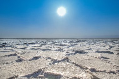 Danakil Depresyonu Etiyopya 'daki Afar Üçgeni' nin kuzey kısmı, Afrika Boynuzu 'ndaki üç tektonik levhanın ayrılmasından kaynaklanan jeolojik bir depresyondur. Etiyopya