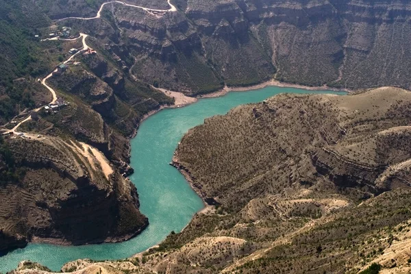 Sulak Kanyonu Avrupa 'nın en derin kanyonudur. Derinlik 1920 metre, uzunluk 53 kilometre. Sulak Nehri vadisinde yer alıyor. Dağıstan, Rusya