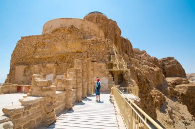 Masada Kalesi 'ndeki Herod' un Kalesi. UNESCO tarafından ilan edilen Dünya Mirası Sitesi